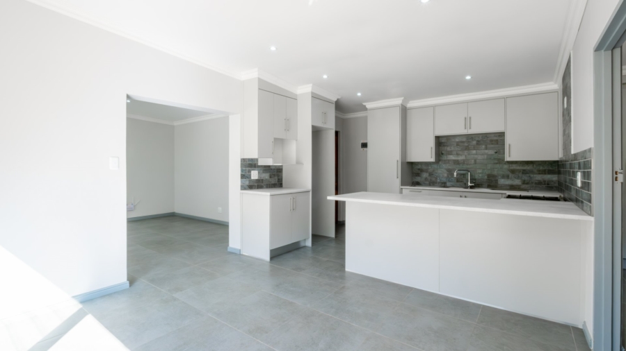 5 Bedroom Property for Sale in Sedgefield Central Western Cape